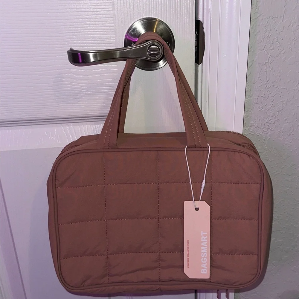 Elegant Hanging Makeup Organizer